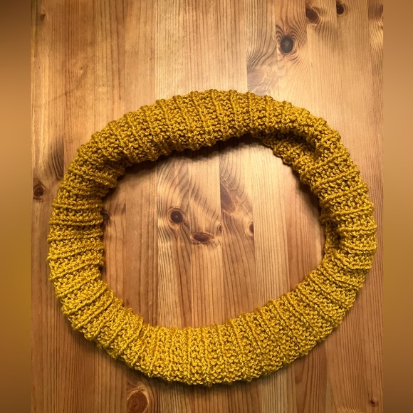 NWOT Golden yellow hand knitted infinity scarf/cowl - Picture 3 of 7